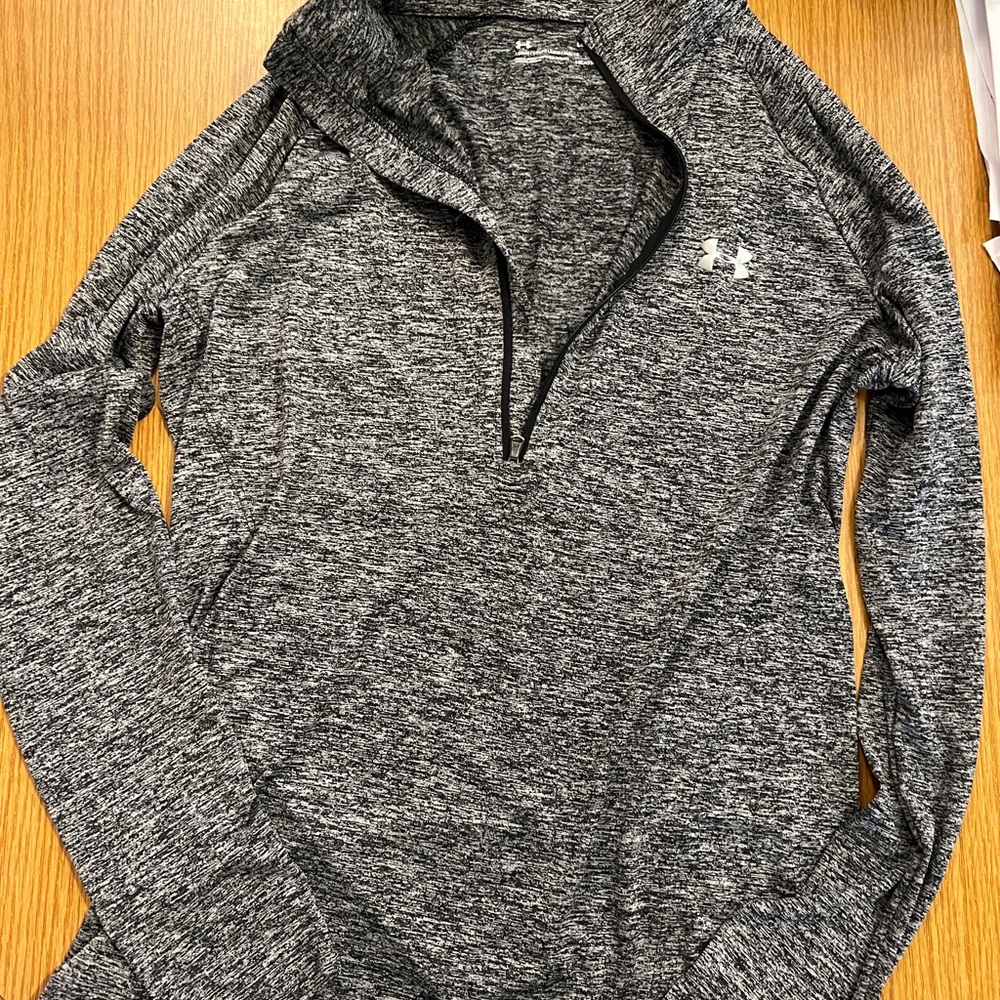 1/4 zip under armour long sleeve shirt. Sz large.